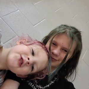 Meet your Posher, Ari